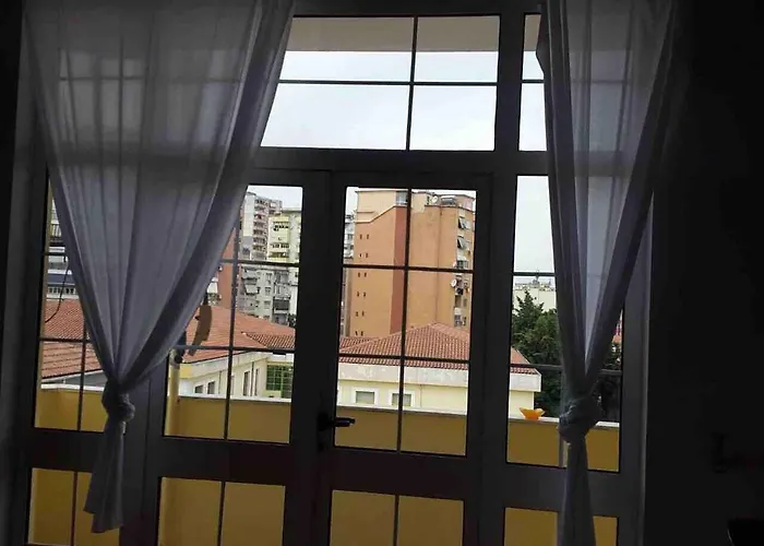 White Lejlighed Tirana